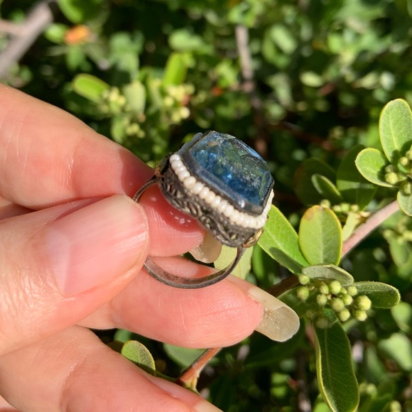Antique 1920s Art Deco Sterling Silver Blue Glass Stone Ring w/seed pearls - Picture 7 of 8